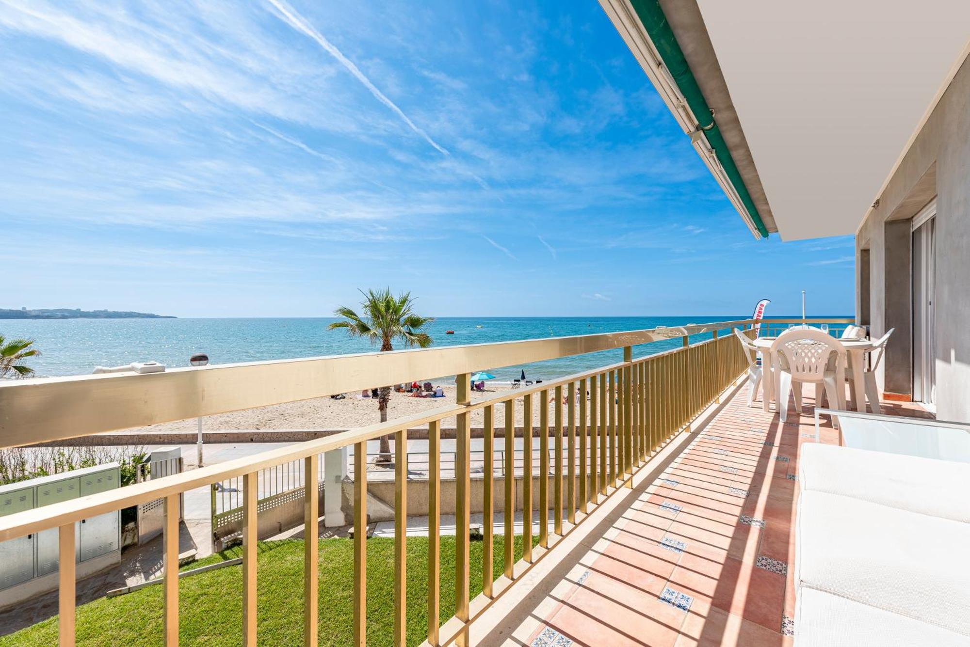 Apartamento Frente Al Mar كامبريلس المظهر الخارجي الصورة